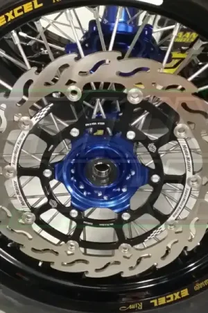 Actieprijs Set Supermoto wielen HAAN Wheels - Zwarte velgen - Gekleurde naaf